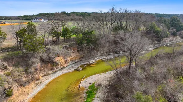 1395 CR 207 RD, Liberty Hill, TX 78642