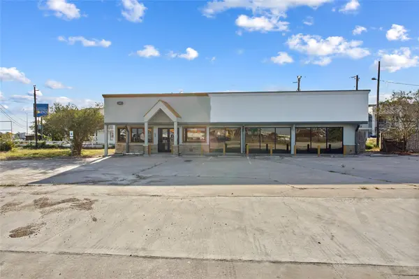 3250 E Austin ST, Giddings, TX 78942
