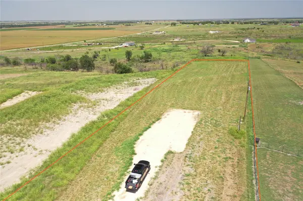 2069 County Road 455 RD, Coupland, TX 78615