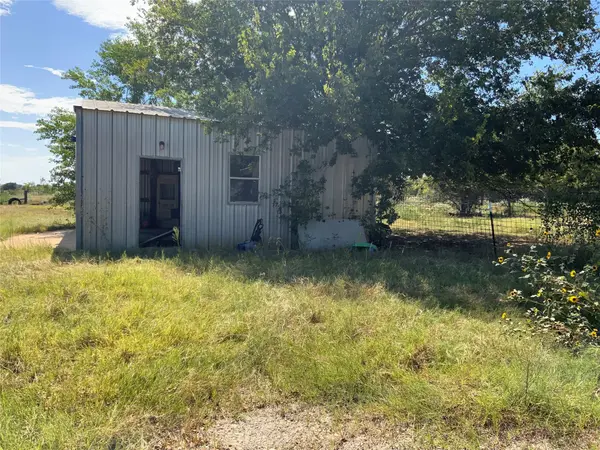 8989 Fm 141 RD, Dime Box, TX 77853