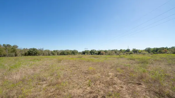 1558 Texas ST, Rockdale, TX 76567