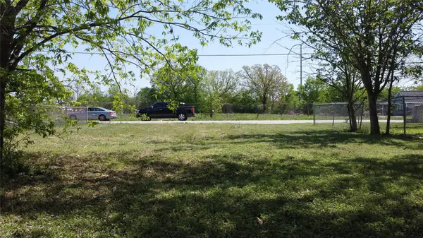 408 Symes ST, Taylor, TX 76574