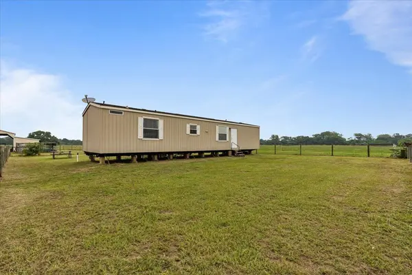 1436 Fm 2571, Smithville, TX 78957