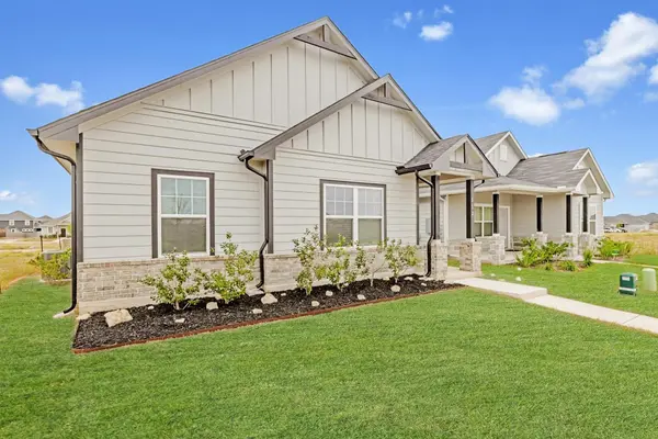 512 Timber Brook DR, Hutto, TX 78634