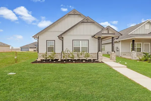512 Timber Brook DR, Hutto, TX 78634