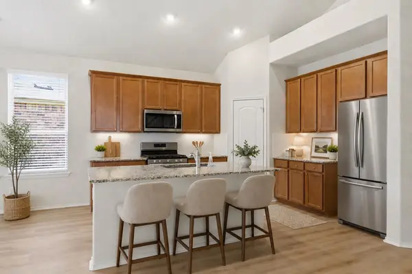 106 Barley Fork LN, Hutto, TX 78634