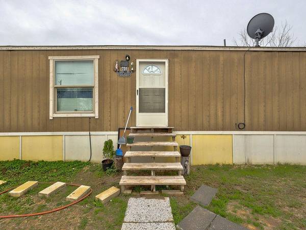 230 Gato RD, Cedar Creek, TX 78612