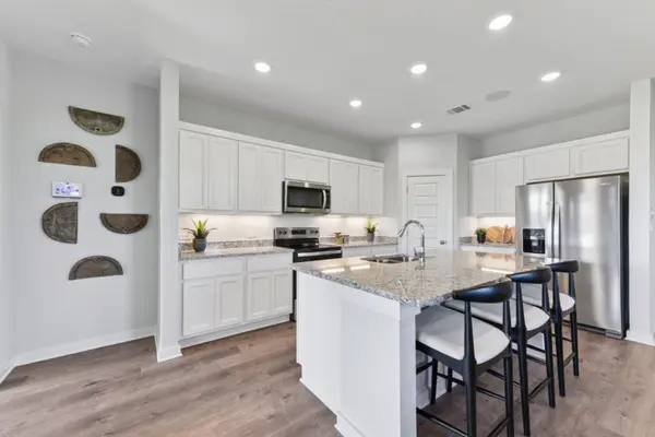 112 Hornet ST, Elgin, TX 78621