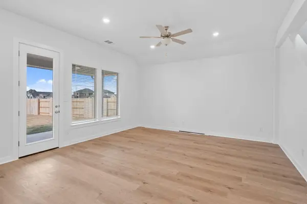 313 Royal Fern RD, Hutto, TX 78634