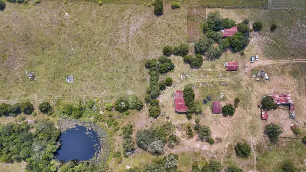 145 Stolle LN, Flatonia, TX 78941