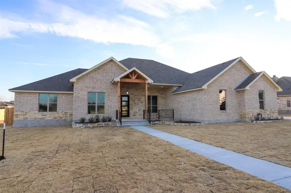 1820 Dorian DR, Salado, TX 76571