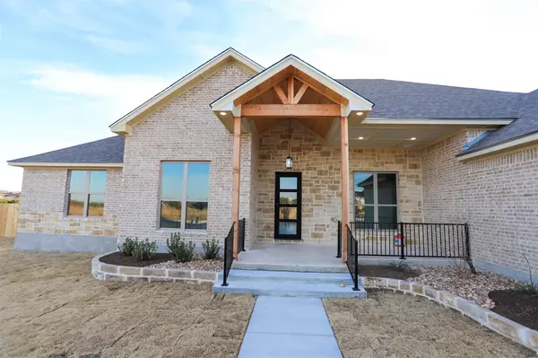 1820 Dorian DR, Salado, TX 76571