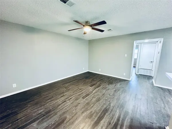 5507 Rose Hill CIR #B, Austin, TX 78745