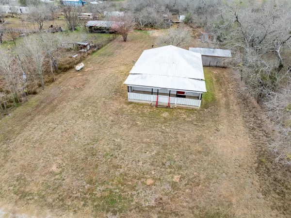 406 Carpenter ST, Smiley, TX 78159
