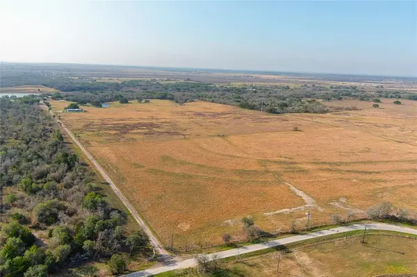 319 R C LN, Lockhart, TX 78644