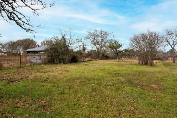 5431 N HWY 77, La Grange, TX 78945