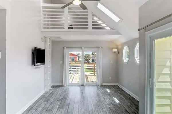 16525 Jamaica Cove RD, Jamaica Beach, TX 77554