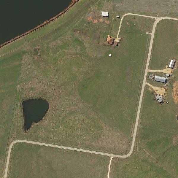 600 County Rd 405, Taylor, TX 76574