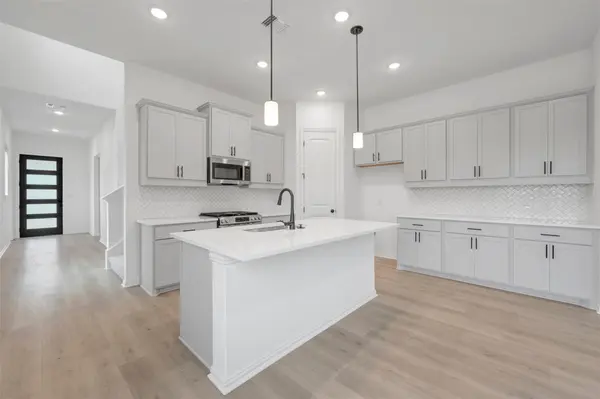 564 Darley Oak DR, Dripping Springs, TX 78620