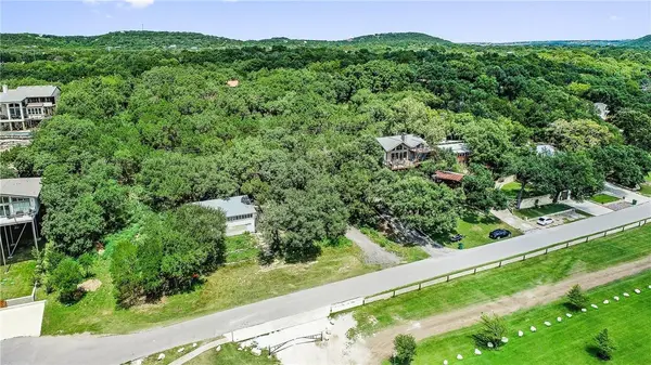 10306 Lakeside DR, Jonestown, TX 78645