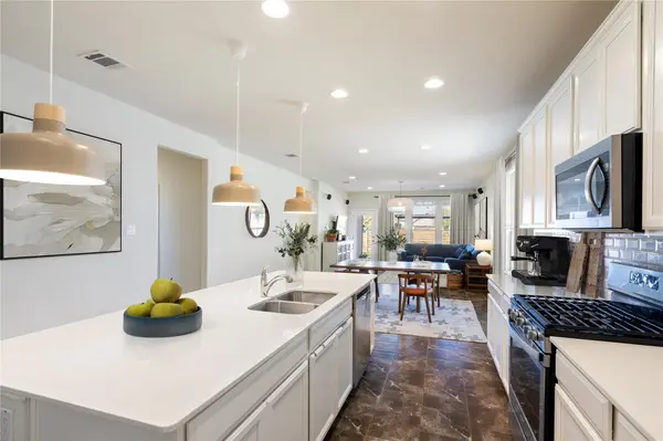 1001 McCormick CV, Hutto, TX 78634