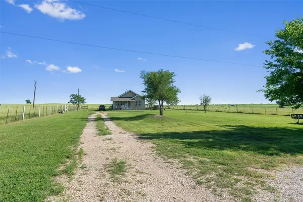 459 County Road 450, Thorndale, TX 76577