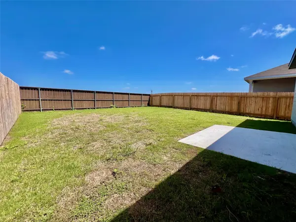 410 Plateau ST, Maxwell, TX 78656