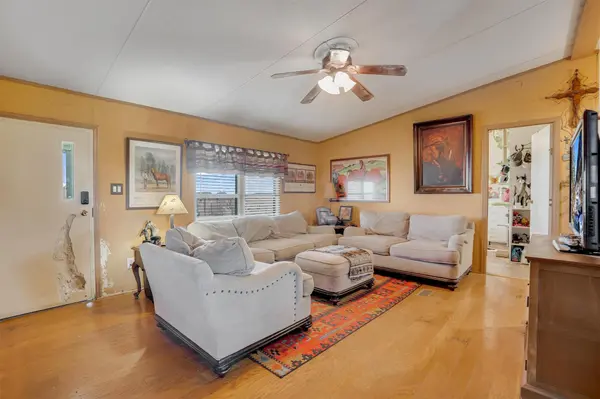 3007 County Road 303, Jarrell, TX 76537