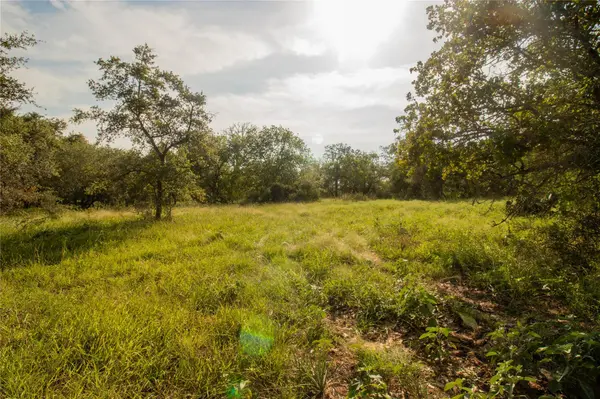 6562 Cross RD, Seguin, TX 78155