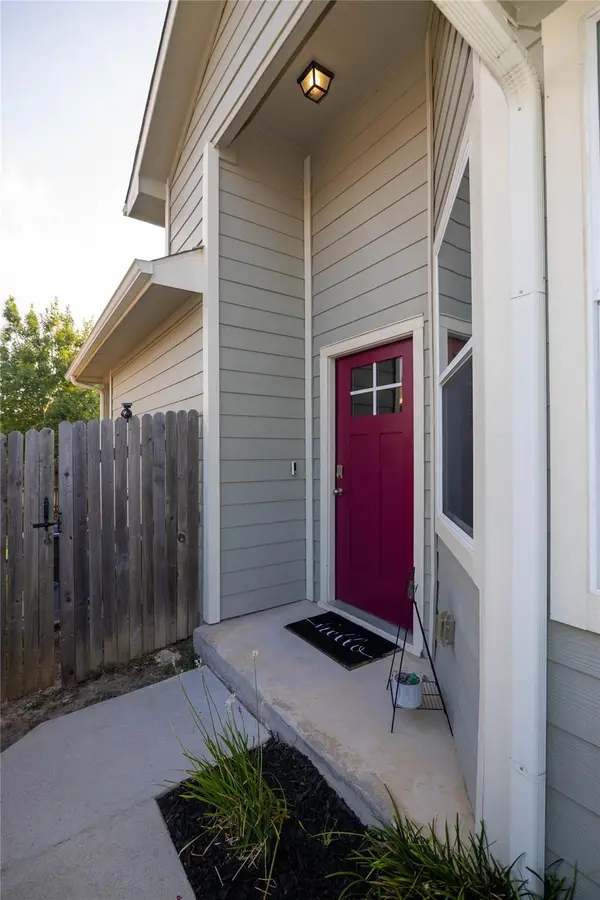1501 Gropius LN #30B, Pflugerville, TX 78660