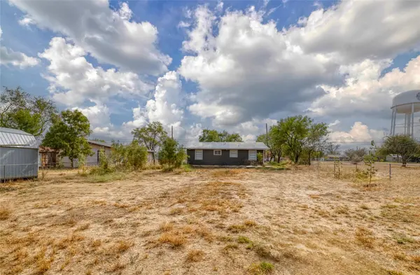 315 E Bexar ST, Crystal City, TX 78839