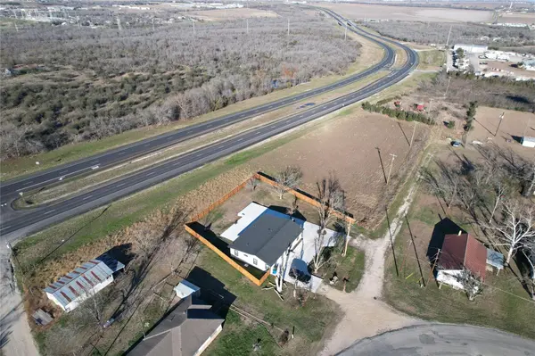 000 W. Carlos G. Parker Blvd., Taylor, TX 76574