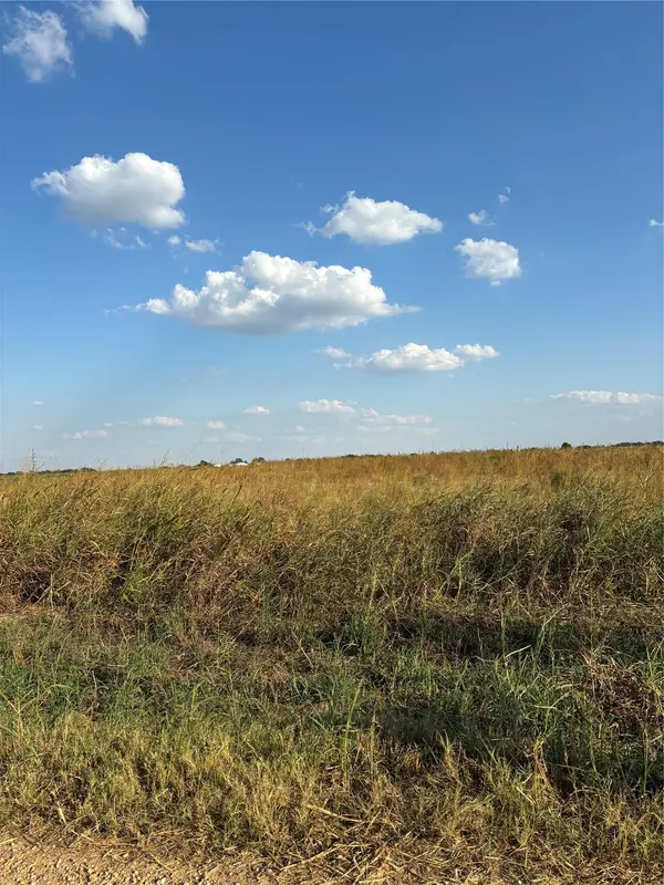 305 County Rd 134, Burlington, TX 76519