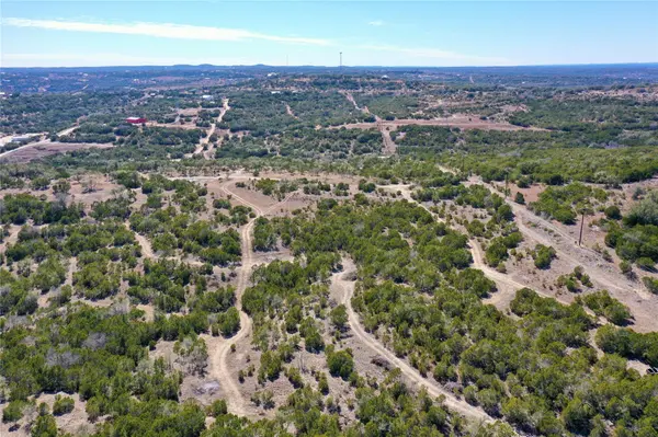 21524 Kathy LN, Spicewood, TX 78669