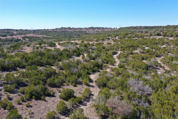 21524 Kathy LN, Spicewood, TX 78669