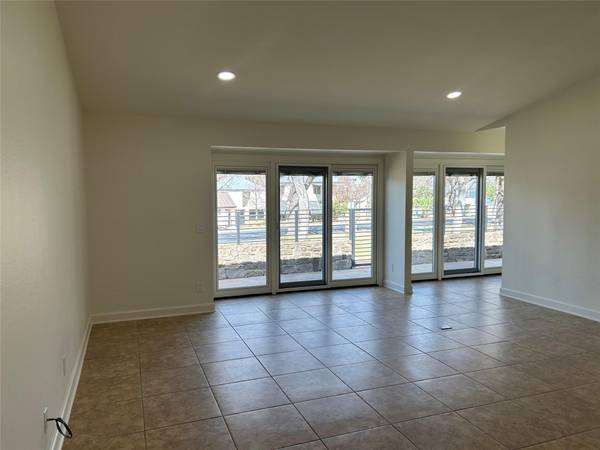 100 Bay Point DR #7, Horseshoe Bay, TX 78657