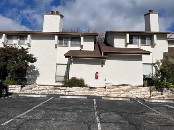 6910 Hart LN #703, Austin, TX 78731