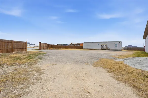 260 Ganado DR, Kyle, TX 78640
