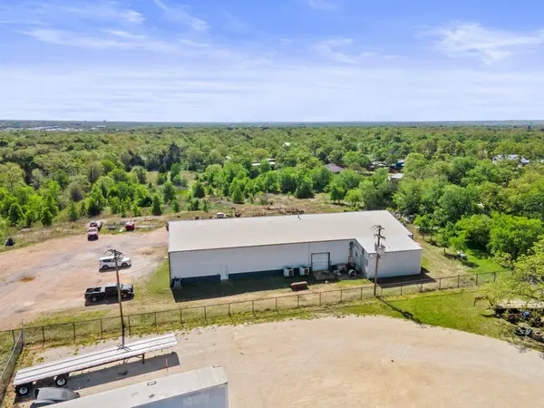 121 James Hoskins LN, Cedar Creek, TX 78612