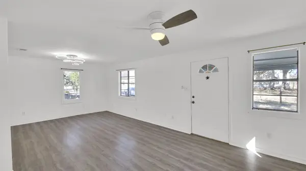 908 Tank ST, Lockhart, TX 78644