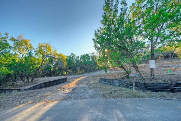 18303 W Rim DR, Jonestown, TX 78645