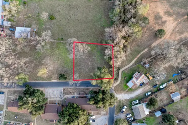 Lot 4 E Alamo ST, Elgin, TX 78621