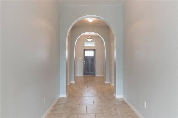 320 Lightcliff ST, Hutto, TX 78634