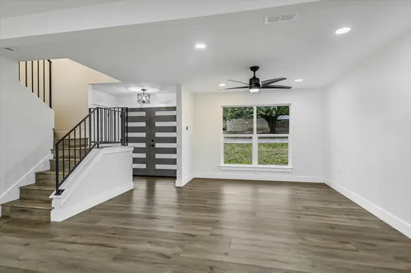 2704 Loyola LN, Austin, TX 78723
