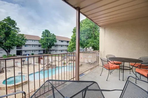 730 E Mather St #J202, New Braunfels, TX 78130