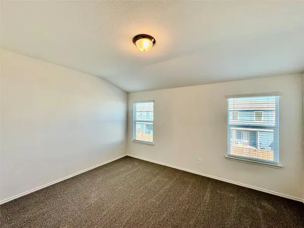 105 Calcite RD #4, Kyle, TX 78640