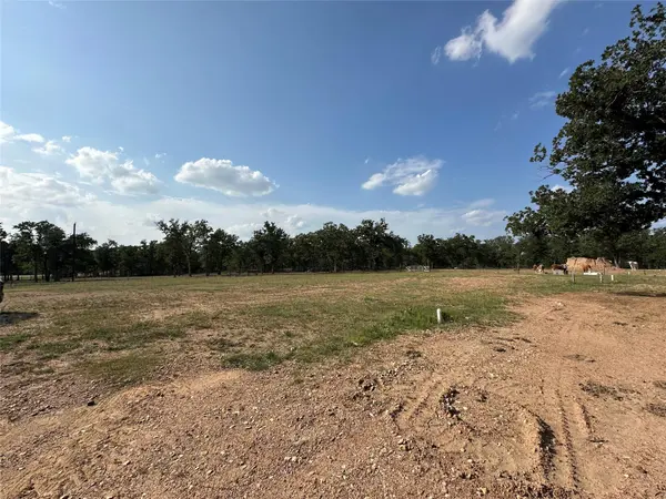 10096 S Us Highway 183 HWY, Lockhart, TX 78644