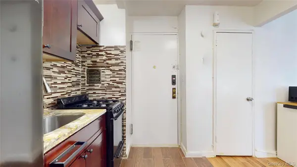 84-50 169th ST #319, Jamaica, NY 11432