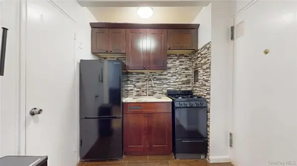 84-50 169th ST #319, Jamaica, NY 11432