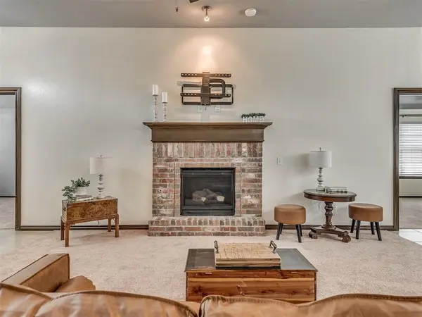 4017 Acoma DR, Moore, OK 73160